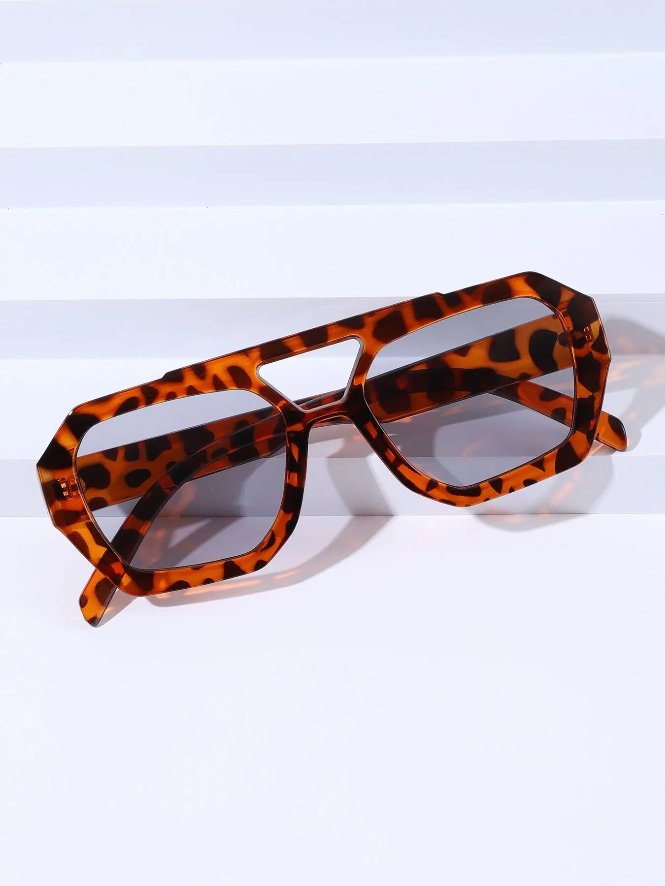 Mode Vintage Vierkante Onregel - Vintage Fashion Enthusiasts recensie en prijs